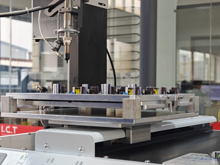 I.C.T はんだ付けロボットサンプルテスト02