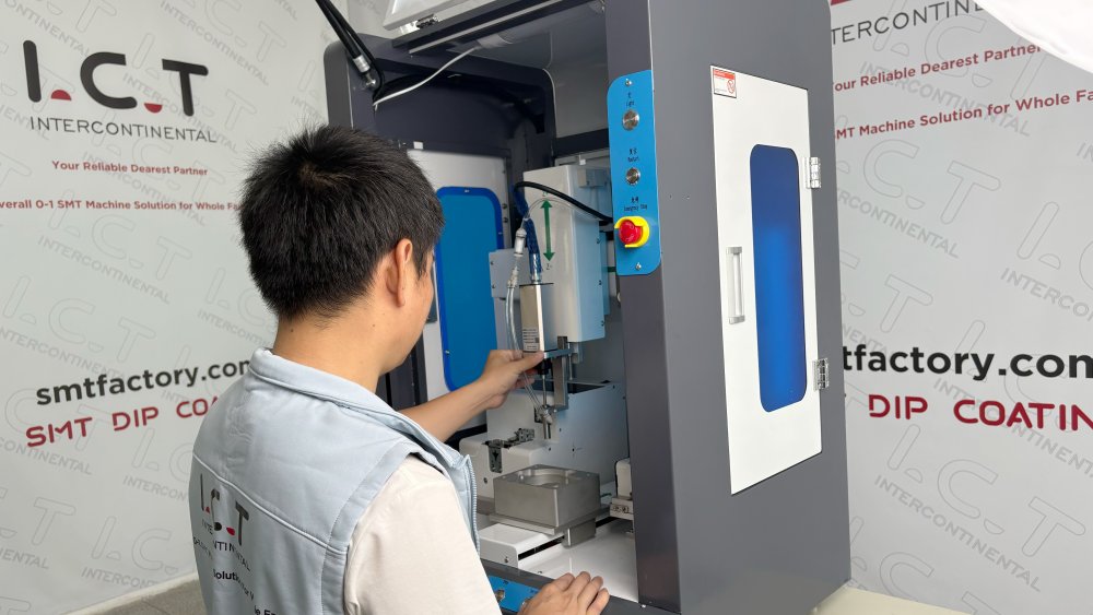 SCR300 ねじ込みロボット.jpg