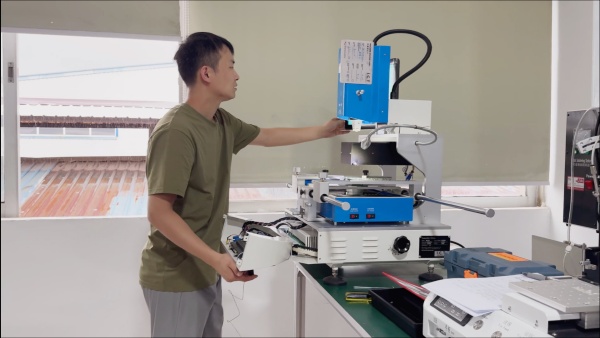 I.C.T SMT の機器操作に関する完全な技術指導