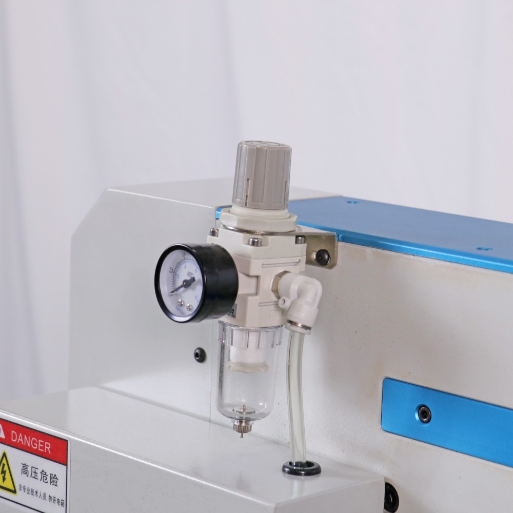 I.C.T |自動オンラインギロチン PCB 切断機